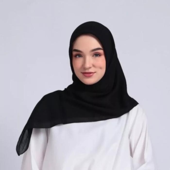 Kamaniya Scarf Zoya Jilbab Kerudung Segiempat Polos Voal Square - Hitam
