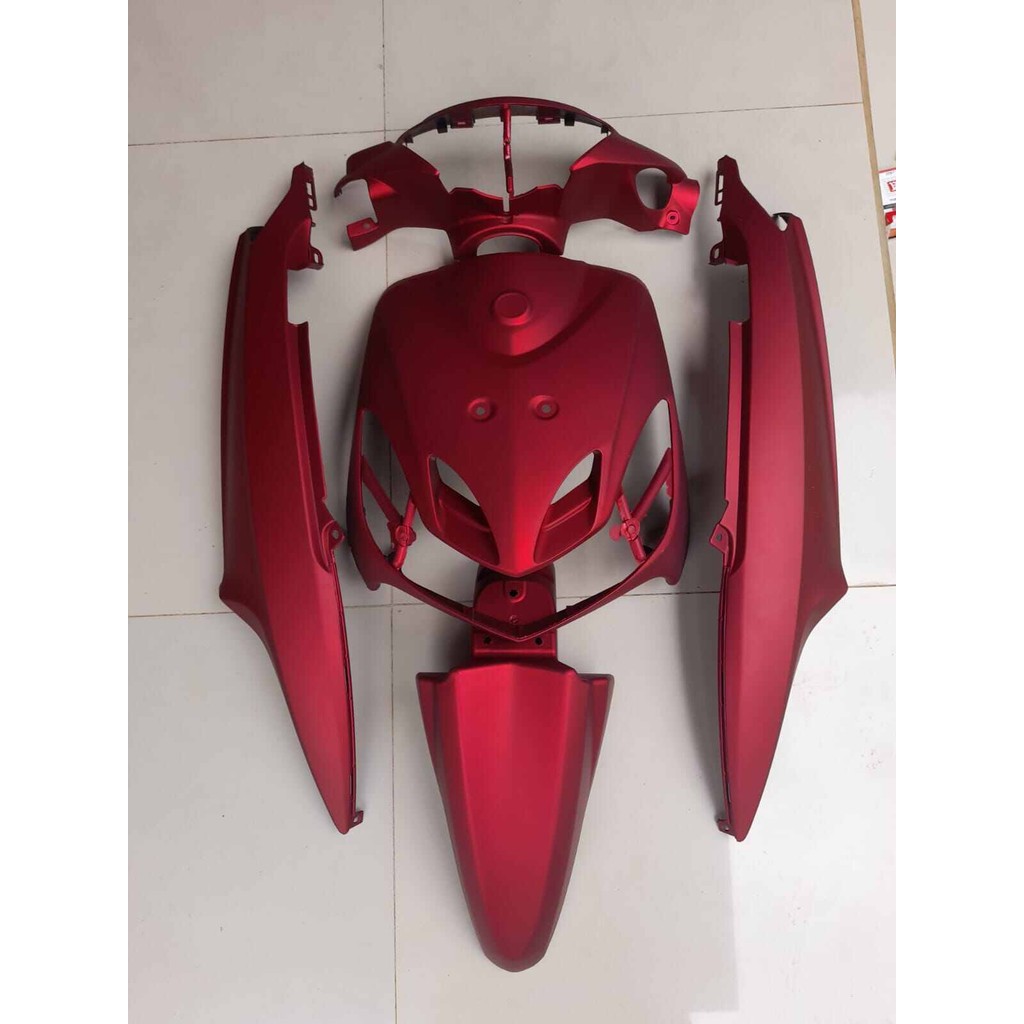 Cover bodi halus Mio Smile merah doff