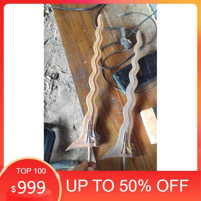 keris sengkelat termurah sepuh majapahit yang dipegang tangan duplikatnya persisi termurah bk Keris 