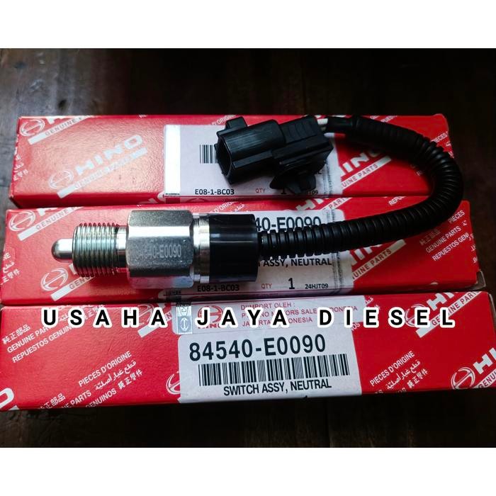 Switch Assy Transmisi Switch Neutral Hino 500 FM 260 JD 84540-E0090