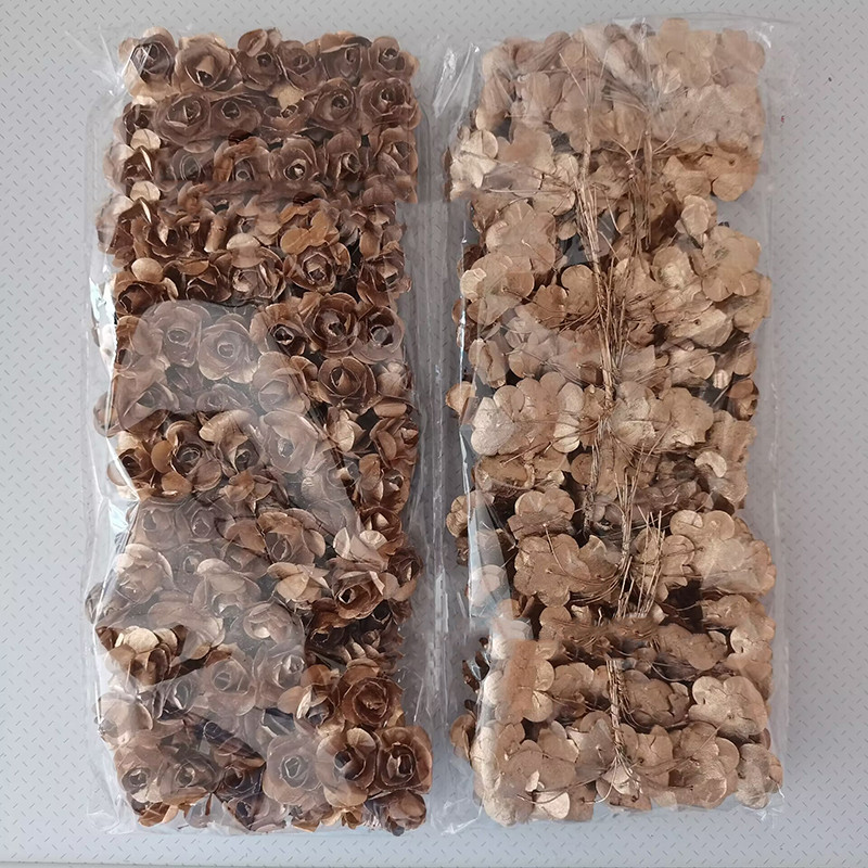 

144Pcs 2cm Golden Silver Dried Flower Artificial Mini Paper Rose for Wedding Festive Party Scrapbooking Packaging DIY Decoration