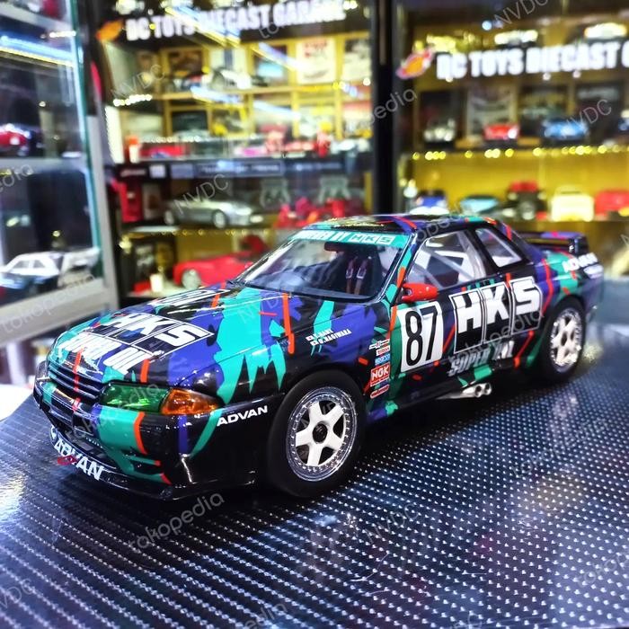 Diecast Nissan GTR R32 Group A "HKS" Livery no 87 Autoart Models
