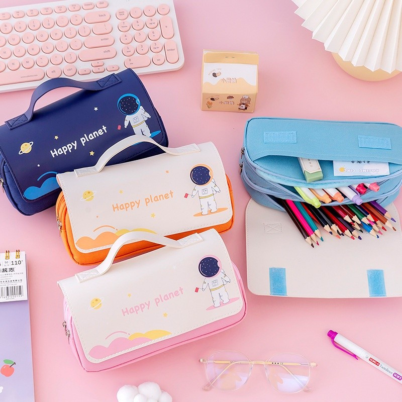 

❀ Chingu ❀ KP002 Kotak Pensil Model Astronot Happy Planet Warna Cute Kotak Pensil Sekolah Kotak Pencil Lucu Motif Astronot Planet Import