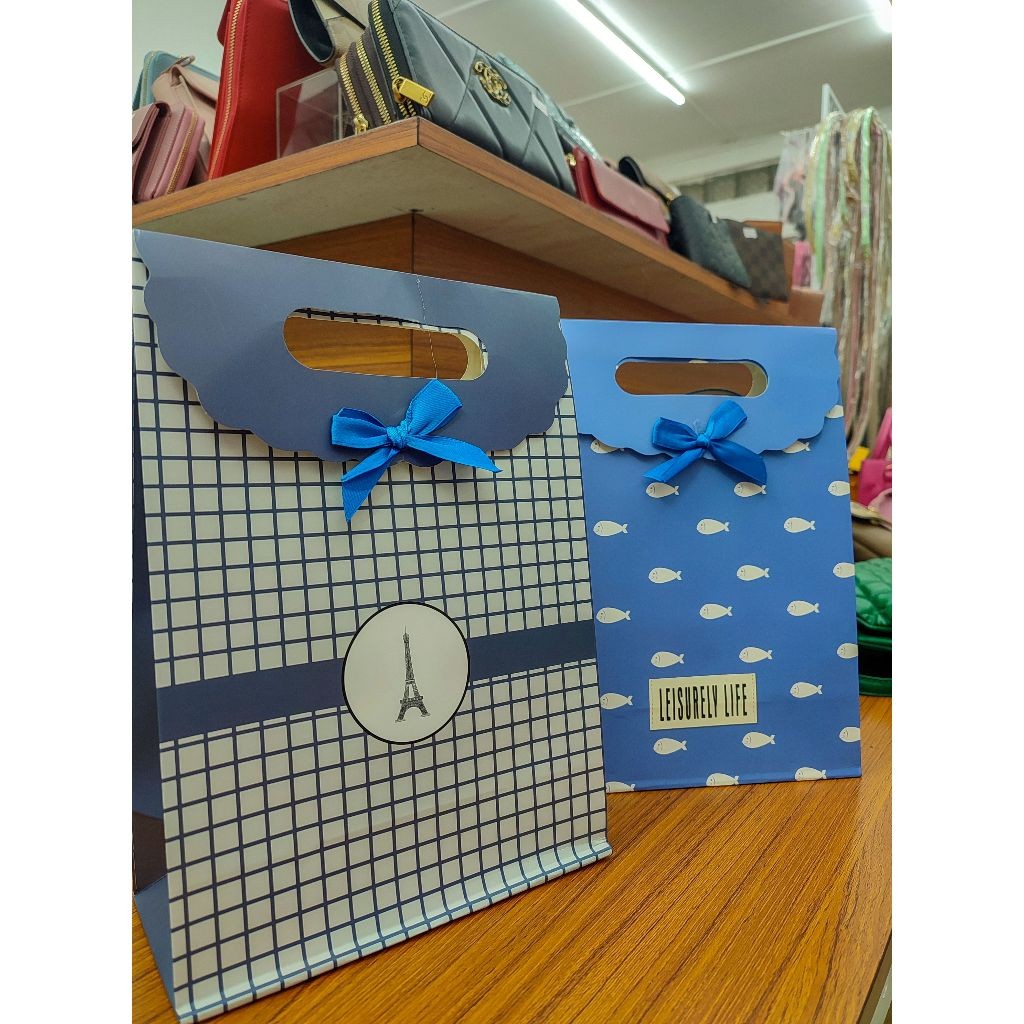 

Paperbag Bungkus Kado Karakter Imut & Lucu Murah Harga Grosir Bisa Cod