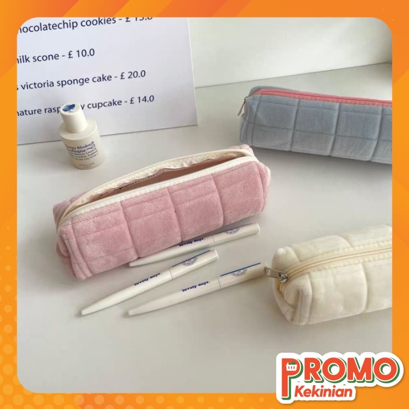 

TERMURAH Promo Kekinian - T5958 Tempat Pouch Pillow Korea / Kotak Pensil Sleting Velvet Aesthetic Pastel / Kotak Pensil Bulu / Make Up Pouch BISA COD