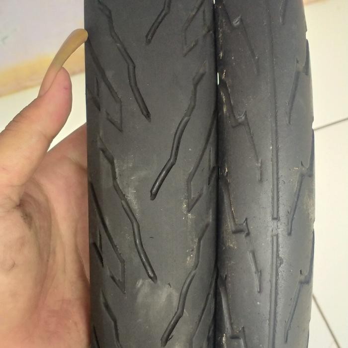 sepasang ban motor bekas suntikan uk 50/90 70/90 ring 17 ban kecil