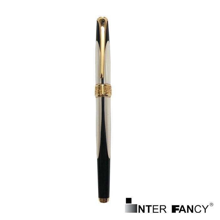 

Pen Pena Ballpen Bolpen Danitu Tipe ROLLER Pen 300 Triangular, Kombinasi Warna Hitam dan Silver, Body Metal, bentuk Segitiga, kokoh dan tampak mewah, cocok untuk para Executive. Nyaman dipakai untuk menulis dan Lancar / Smooth