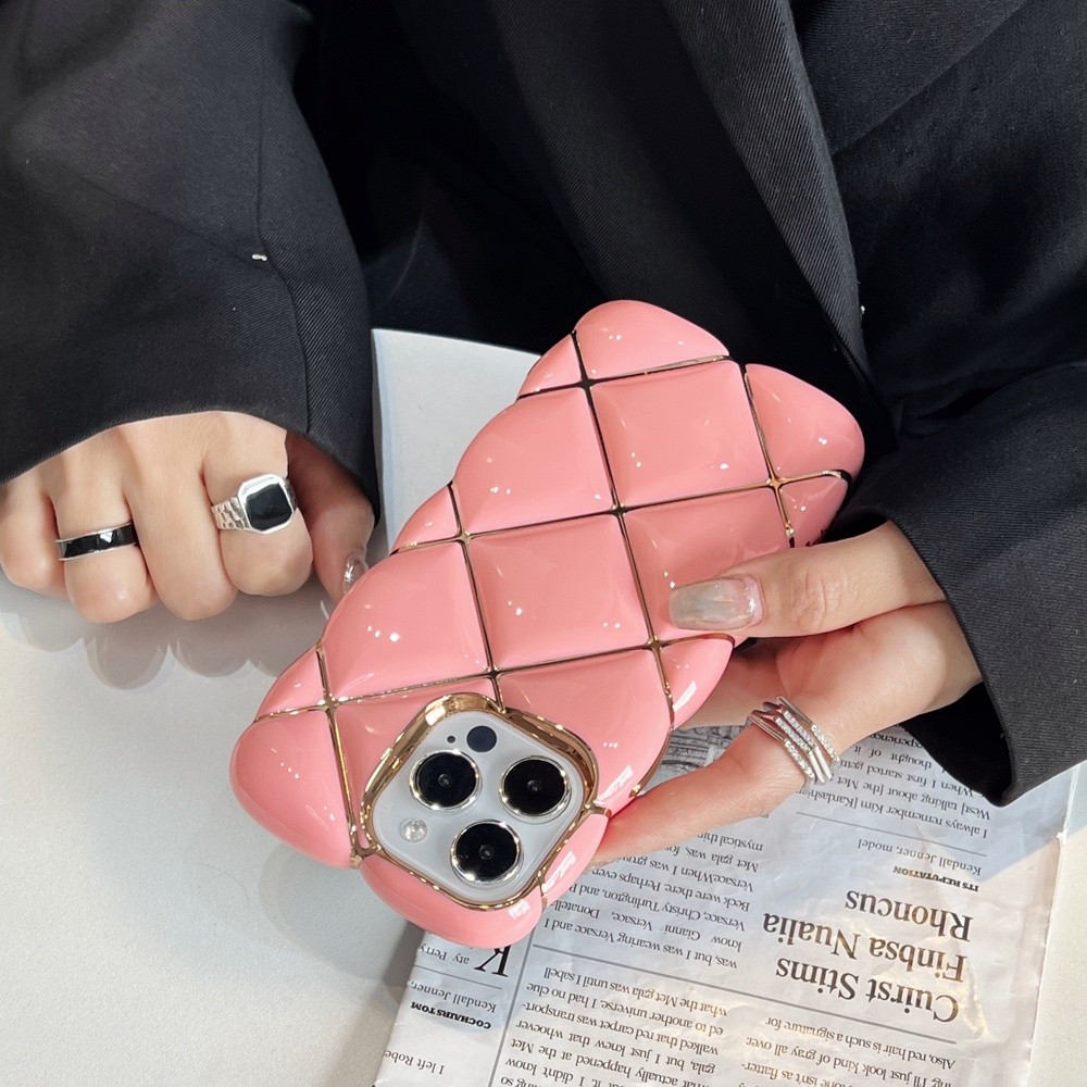 Anggur Merah Pink Putih dan Hitam ins Gaya Mewah Electroplated Gold Diamond Grid Pattern Phone Case 