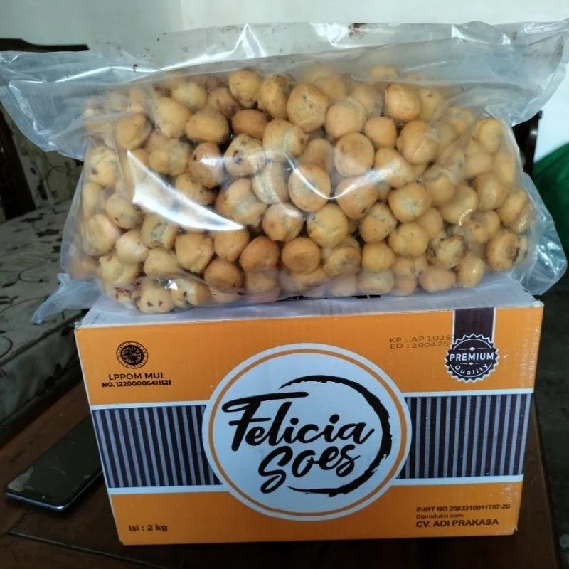 

[ 1KG/500GR/250GR ] Soes Coklat Premium / Sus Kering Coklat Cap Eriena Camilan Manis Snack Chocolate Food Cemilan