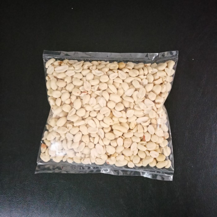 

kacang tanah kupas jumbo/kacang mentah besar super 1 kg ks