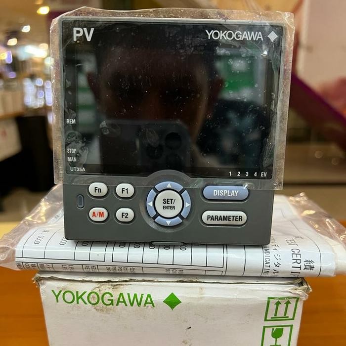 YOKOGAWA UT35A CONTROLLER UT35-000-11-00 Original