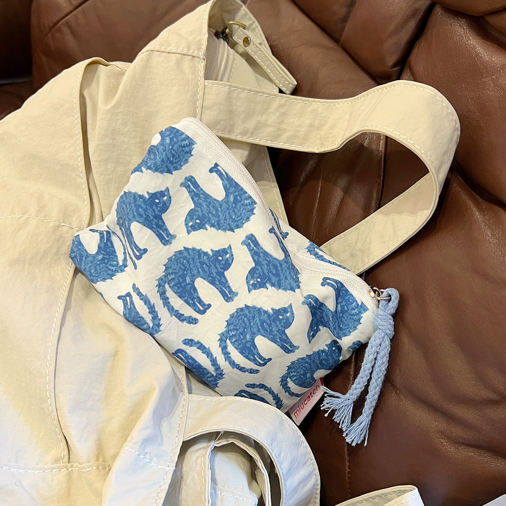 

Blue Cat Graphic Make Up Bag Two Tone With Zipper Makeup Bag Cartoon Print Small Mini Cosmetic Bag Storage Bag