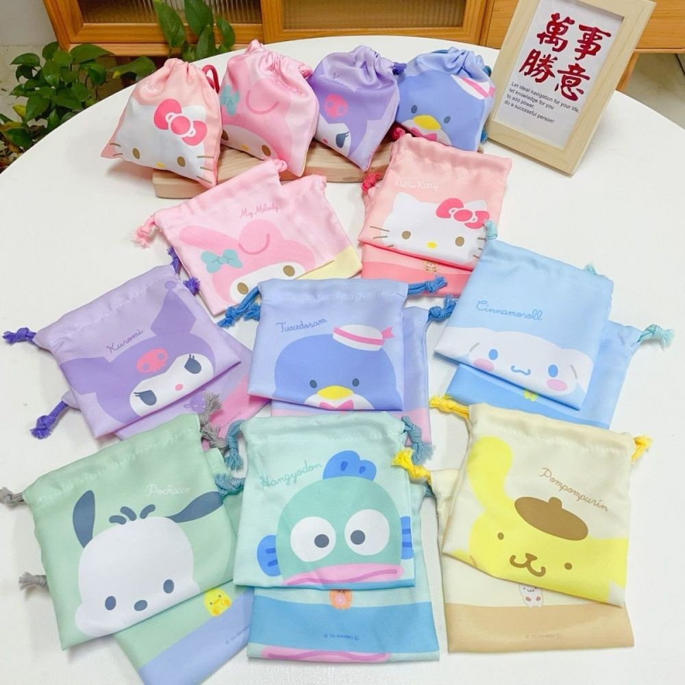 

Sanrio Bundle Pocket Kawaii HelloKitty Kuromi Cinnamoroll Storage Bag Cartoon Non woven Drawstring Bag Children's Party Gifts St