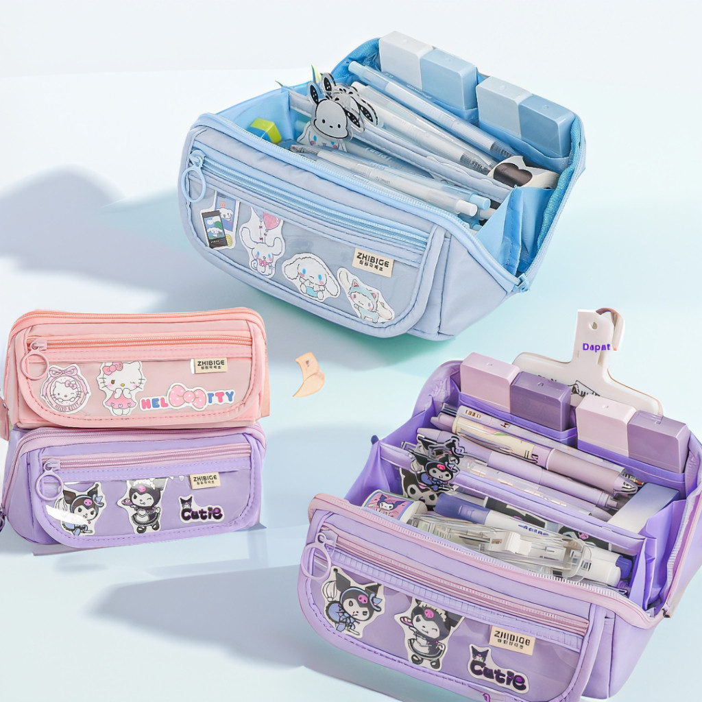 

ModaNest-[READY & COD]Bingkisan Lebaran Perlengkapan Sekolah Ins Kawaii Hadiah Tas Pensil kapasitas besar Tempat Pensil Sanrio Kuromi Cinnamorol Melody Kotak Pensil INS Kotak Pensil Kapasitas Besar Tas Penyimpanan Alat Tulis Jepang Sederhana Perlengkapan