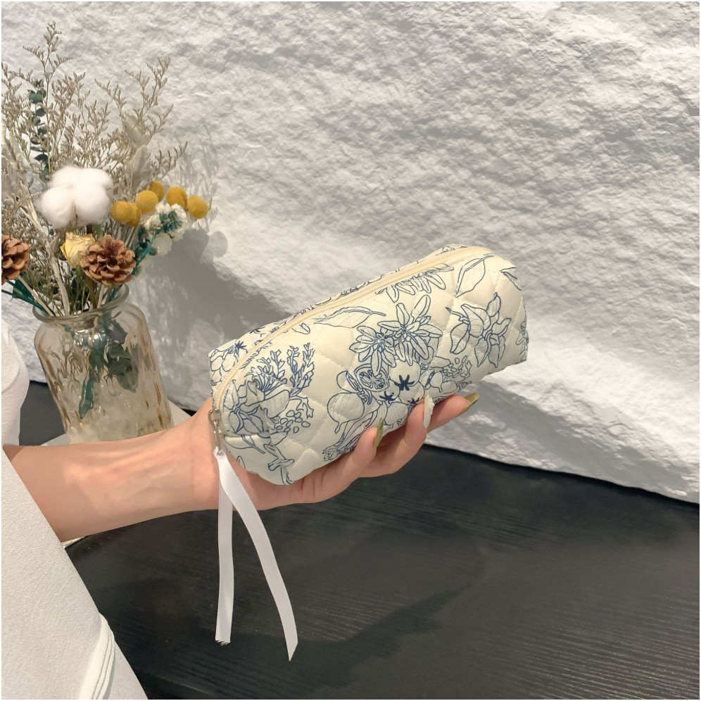 

Tempat Pouch Pillow Korea/ Kotak Pensil Sleting Aesthetic Flower Cantik/ Kotak Pensil/ Make Up Pouch