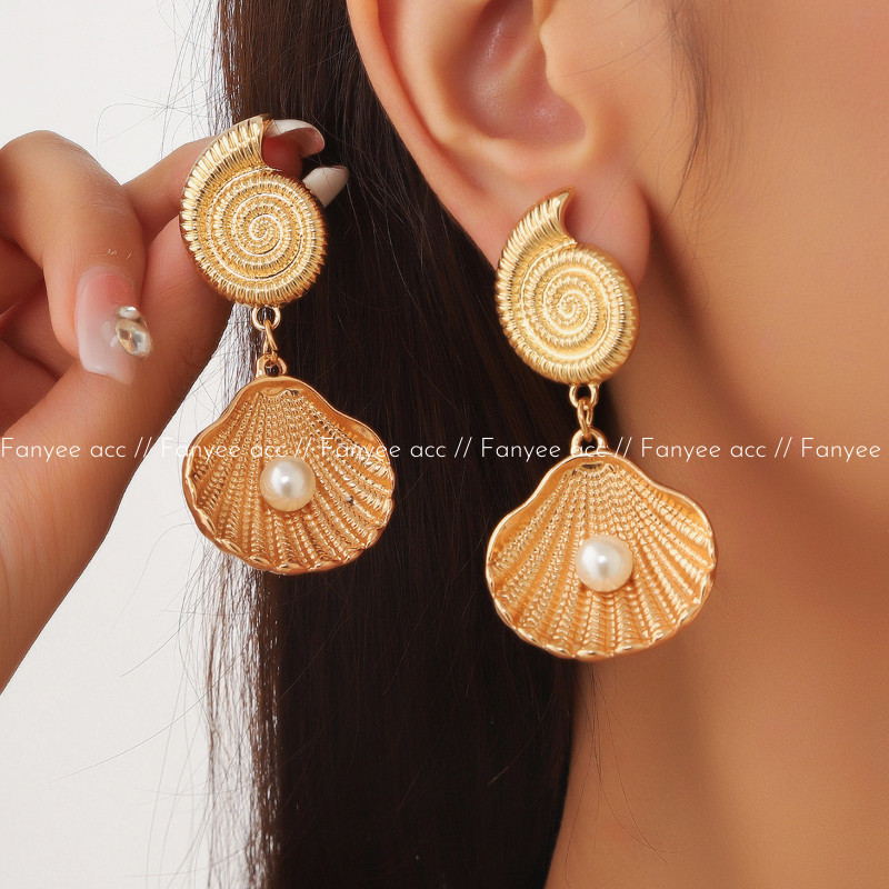 [Fanyee] Anting Kerang Laut Siput Laut Berhias Mutiara Simetri Emas dengan Tekstur Halus Gaya Retro 
