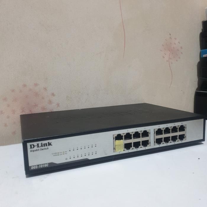 Switch Hub Gigabit D Link 16 Port minus 1 port