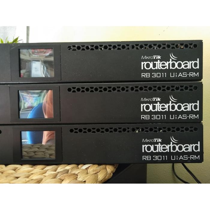 Mikrotik  3011UiAS-RM