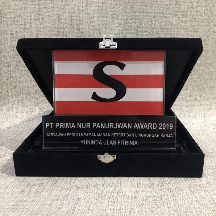 PLAKAT CUSTOM , TROPHY CUSTOM , PLAKAT AKRILIK