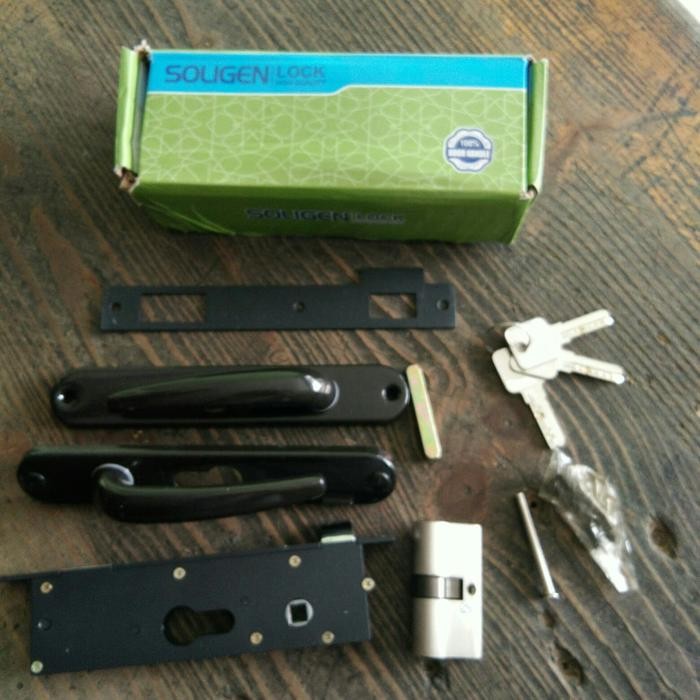 Kunci pintu teralis besi SOLIGEN