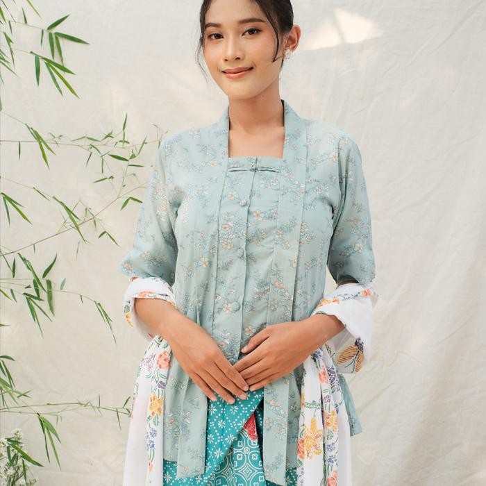 

Kebaya kutubaru luna lengan pendek meradelima katun paris sage - XS