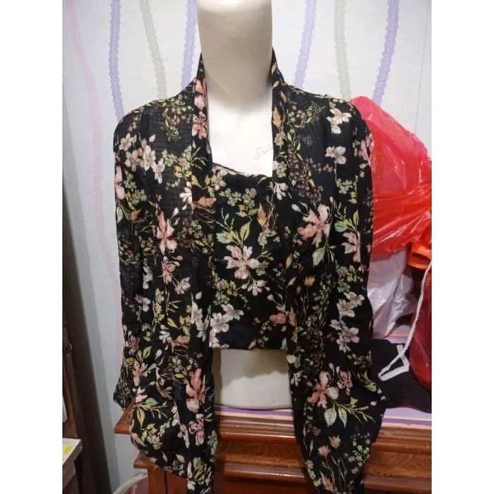 

Kebaya nenek/Kebaya nenek moyang/Kebaya kartini/Baju tradisional /Kebaya ibu ibu/Kebaya nenek Jaman dulu - Gelap motif randoom, tanpa kancing