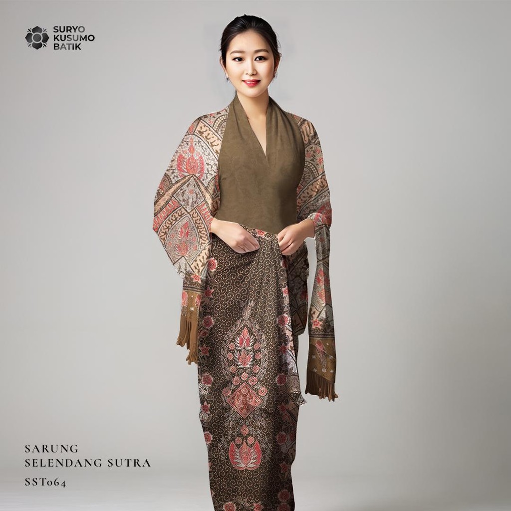 Suryo Kusumo Batik - Kain Batik Tulis Sarung Selendang Sutra Wanita  SLS2