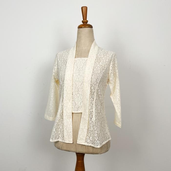 

Loewes ATASAN KEBAYA BRUKAT MODERN KUTU BARU AESTHETIC KONDANGAN WISUDA LAMARAN KUTUBARU - Cream — Lgn 3/4, S — LD 88