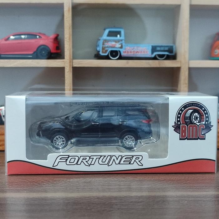 Diecast BM Creation Toyota Fortuner VRZ Skala 1:64 Black Miniatur