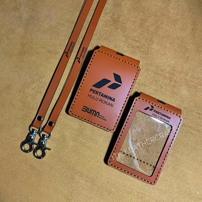 

Promo Lanyard ID Card Holder Kulit Flip Magnet - id card kulit lipat name tag kulit lipat Custom - Tan Terlaris