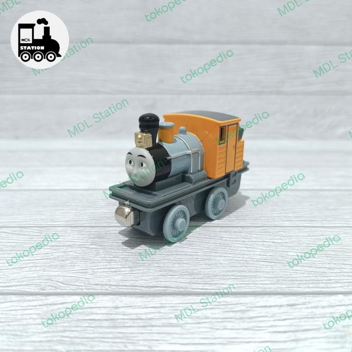 XMCH Thomas and Friends Diecast - Bash (MAGNET)
