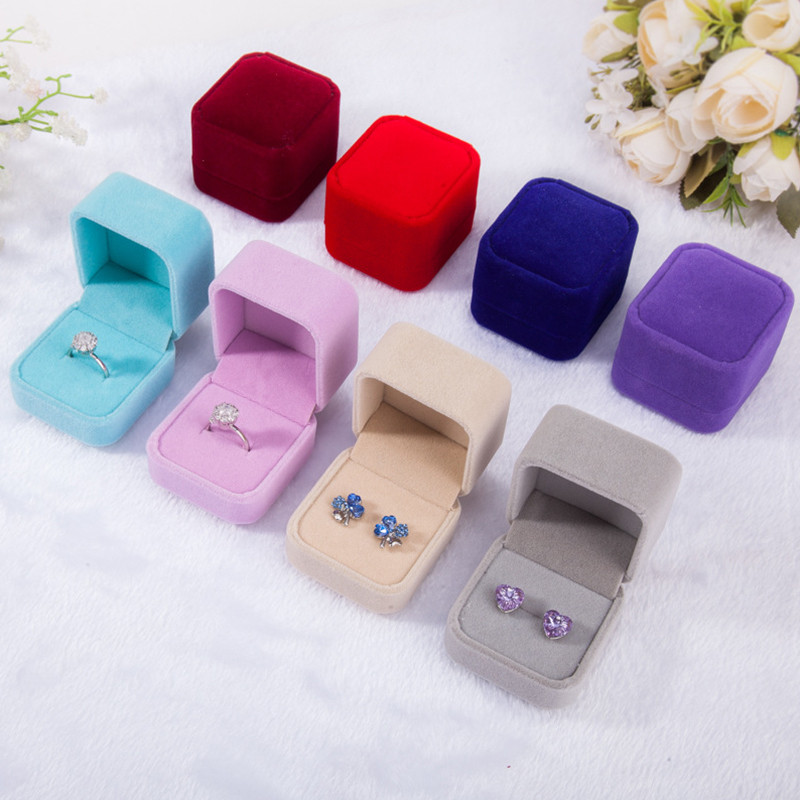 

Gift Square Velvet Display Case Weddings Party Jewelry Box for Ring Earrings