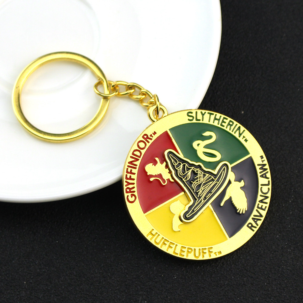 

Hogwarts Magical World Series Keychains Harries Enamel Key Ring Decoration Potters Pendant Car Bag Accessories Kids Gift Jewelry