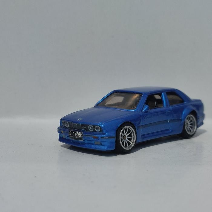 Diecast Hotwheels custom skala 1:64 BMW M3 Miniatur
