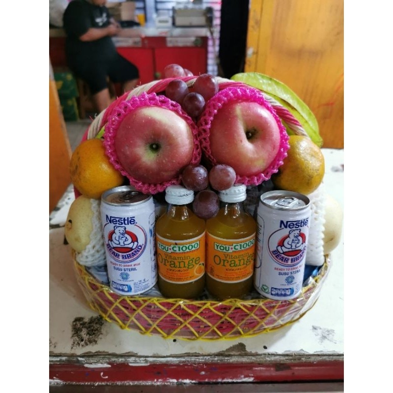 

PARCEL CAMPUR SUSU KALENG BERBRAND DAN C1000 | SET HAMPER BUAH MIX MINUMAN SEHAT | PARCEL TAHUN BARU ( FREE KARTU UCAPAN )