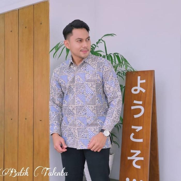 Kemeja Batik Pria Lengan Panjang Modern Indonesia - Biru Muda, 4L