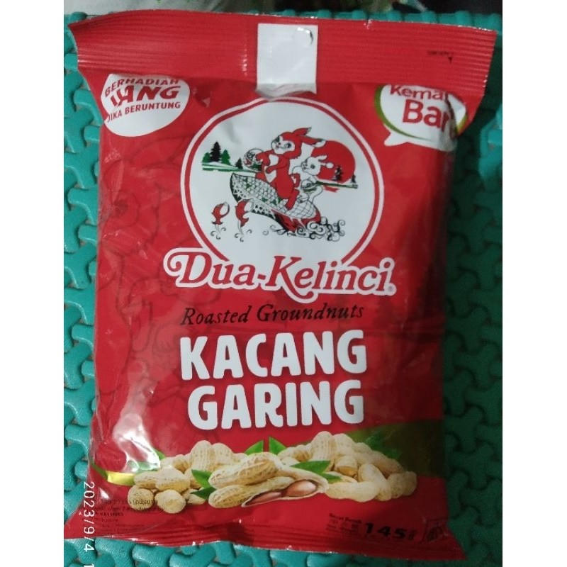 

kacang Garing kacang kulit Dua Kelinci 145gr - ARM