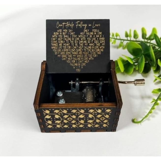 

Kotak Musik Cant Help Falling in Love Wooden Music Box Kado Unik- Hitam