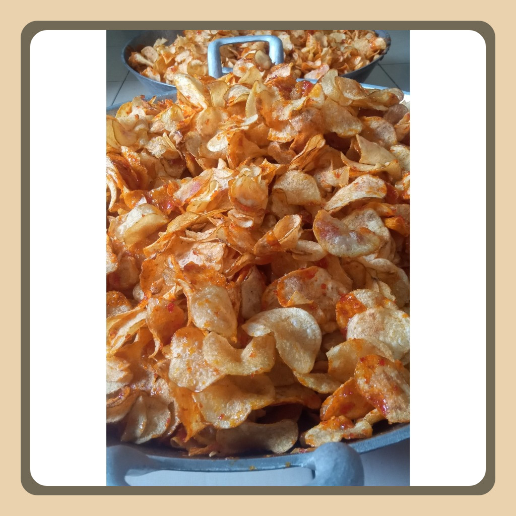 

KERIPIK KENTANG BALADO 1 KILO,GARING/FRES/KRIUK KRIUK/TAMPA BAHAN PENGWET MAKAN