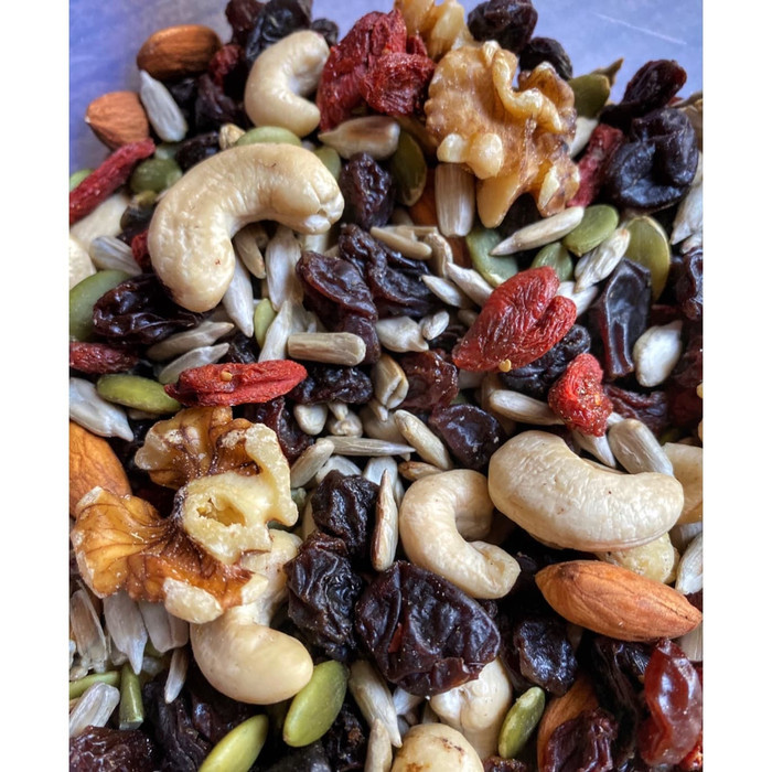 

TRAIL MIX NUTS SEEDS (Goji Berry, Almond, Mete, Kismis) 250 gr