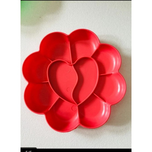 

Piring Saji Snack Buah Permen Bentuk Bunga Multifungsi - Wadah Cemilan Piring Sekat Plastik Warna Warni - Tempat Sajian Lebaran Estetik