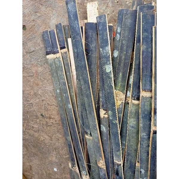 BAMBU HITAM BILAH  ajir / bambu bilah / pagar bambu 1 bilahan  BAMBU HITAM AR