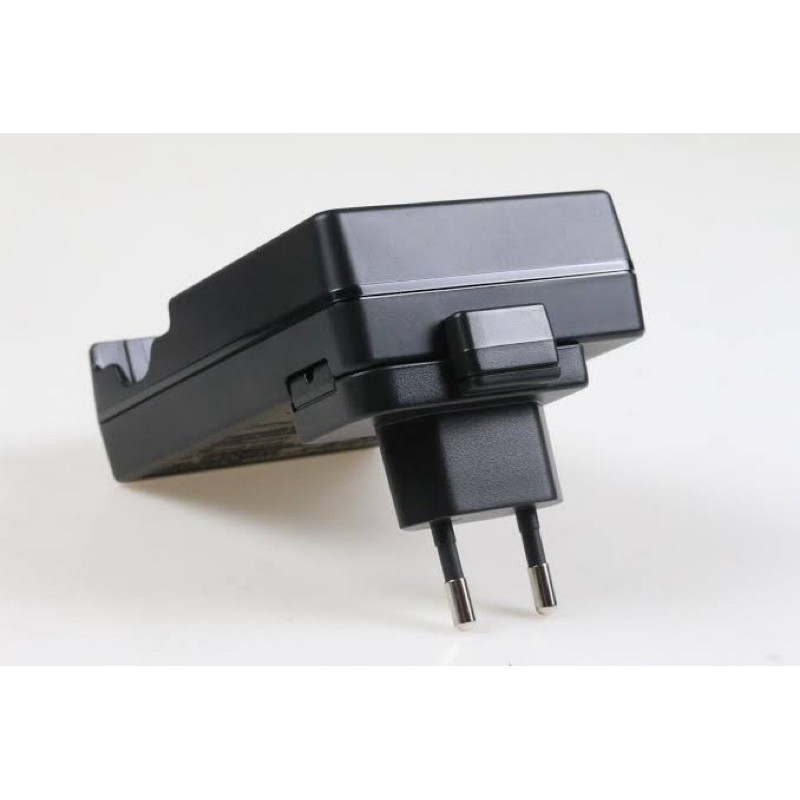 CHARGER NIKON ORI COPOTAN KAMERA MH 24 FOR BATERAI EN EL 14 Bisa untuk kamera NIKON D3100 D3200 D330