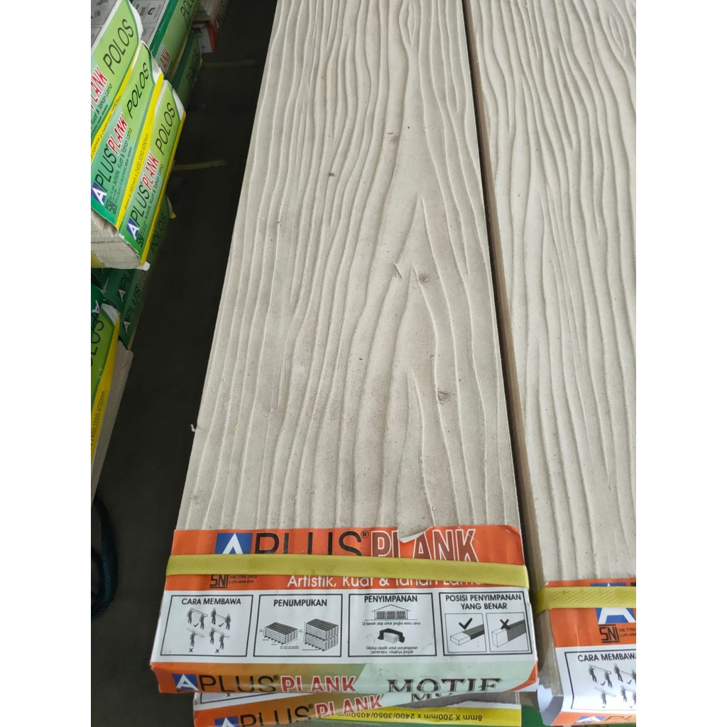 LIST PLANK APLUS 20X3MX8MM MOTIF