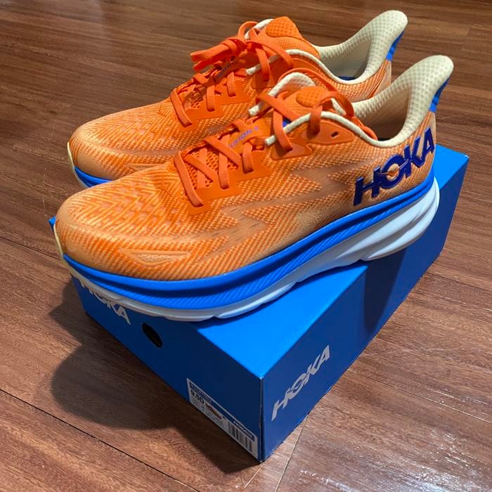 Sepatu Hoka Clifton 9 Mens Road Running Shoes ORIGINAL - Vibrant Orange