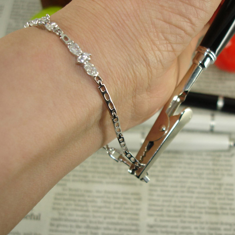 

Pen style clip for Jewellery Bracelet Helper Unique Design Stainless Steel Promotional Gifts for Office Accessories Clip Holder
