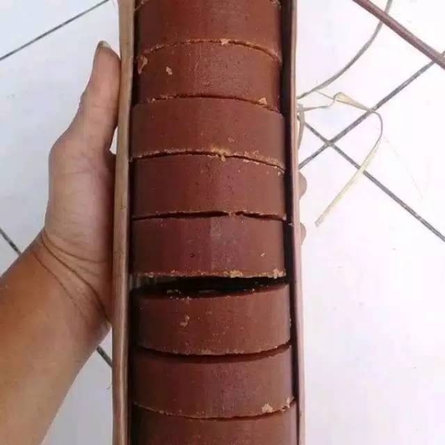 

Gula aren asli gula merah 500 gram / gula merah obat herbal bungkus daun kelapa