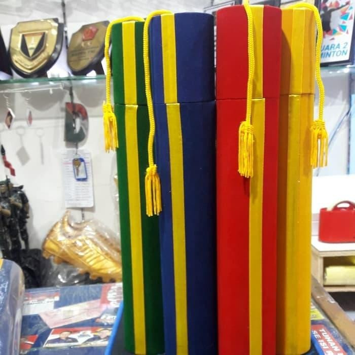 RAZZ tabung wisuda dan tempat ijazah