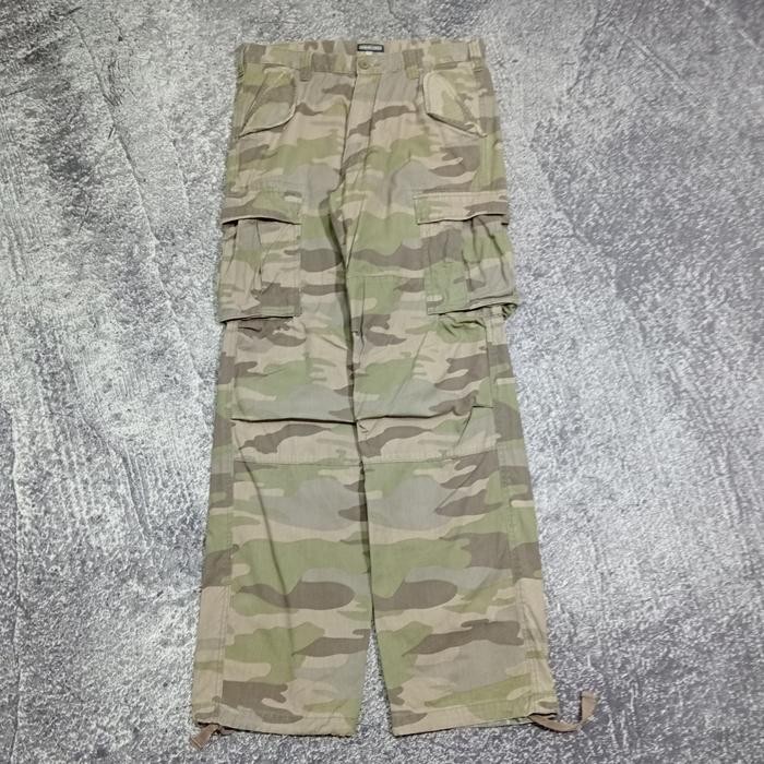 Celana panjang vintage camo AMORE PURO cargo bagus size 33