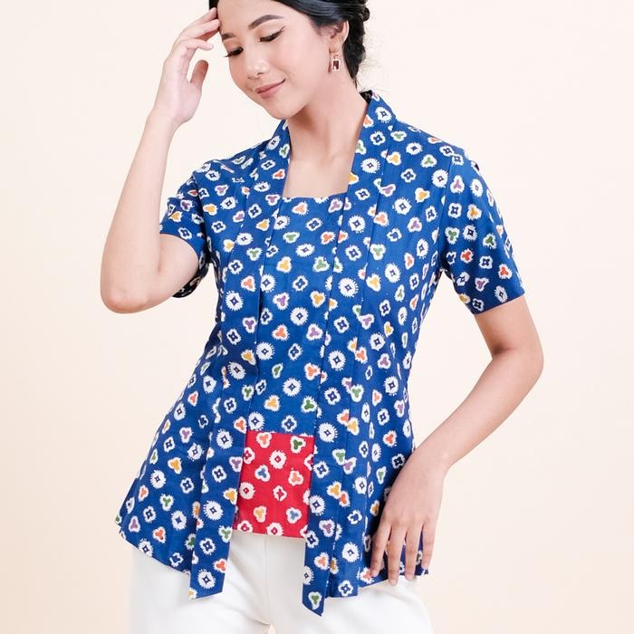 

Kebaya Batik Jumputan Lengan Pendek Meradelima Katun Biru - XS
